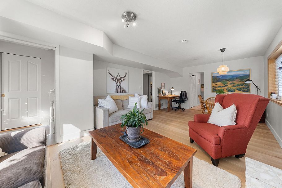 3300 Mahon Avenue North Vancouver, BC - 28