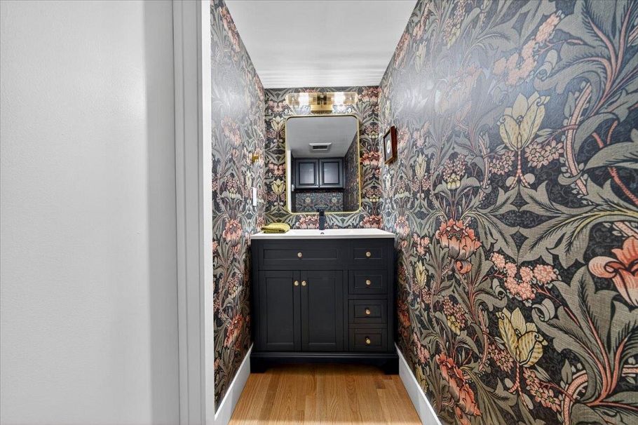 38 W 14th Avenue Vancouver, BC - 22