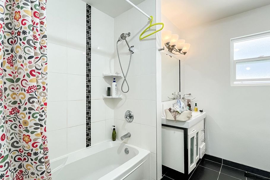 1420 Park Drive Vancouver, BC - 19