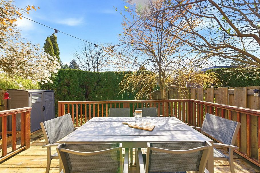 931 Old Lillooet Road North Vancouver, BC - 12