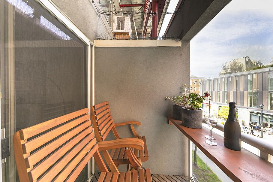 C6 238 E 10th Avenue Vancouver, BC - 16