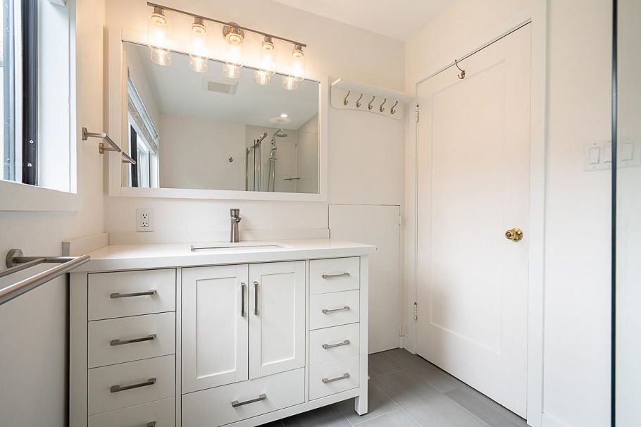 4338 W 2nd Avenue Vancouver, BC - 22