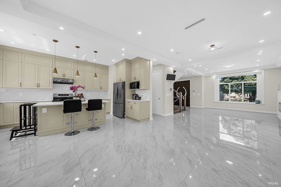 2936 E 2nd Avenue Vancouver, BC - 12