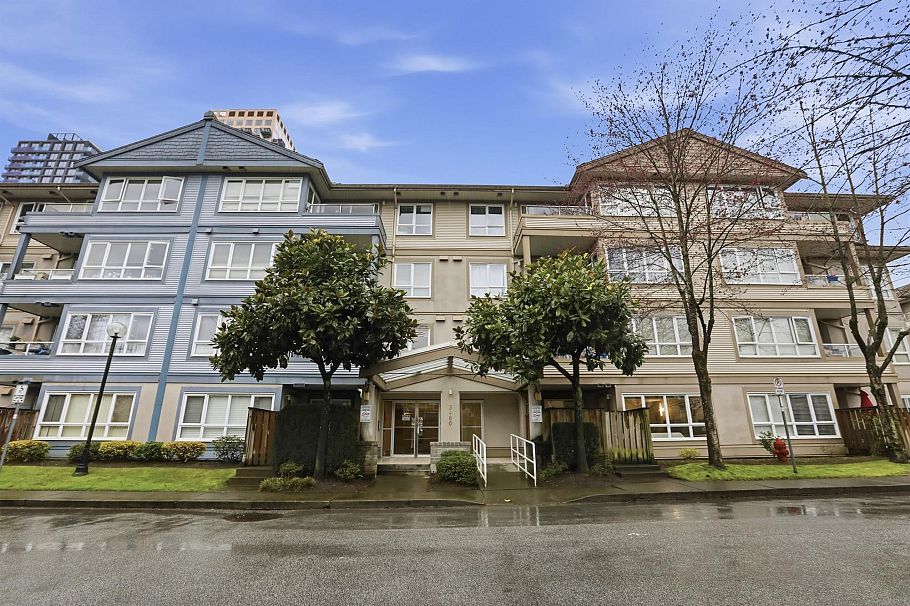 103 3480 Yardley Avenue Vancouver, BC - 2
