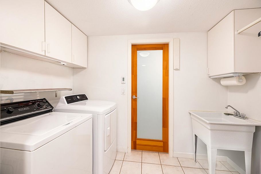 3985 Frames Place North Vancouver, BC - 24