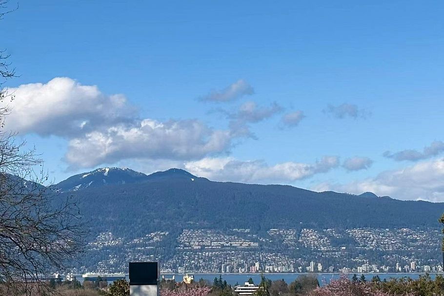 3191 W 23rd Avenue Vancouver, BC - 1