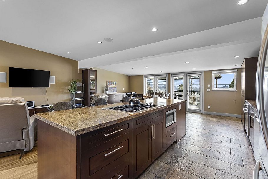 831 Whitchurch Street North Vancouver, BC - 9