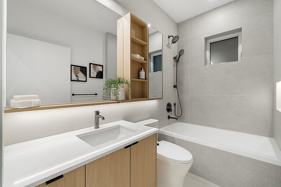 1 1945 E 13th Avenue Vancouver, BC - 19