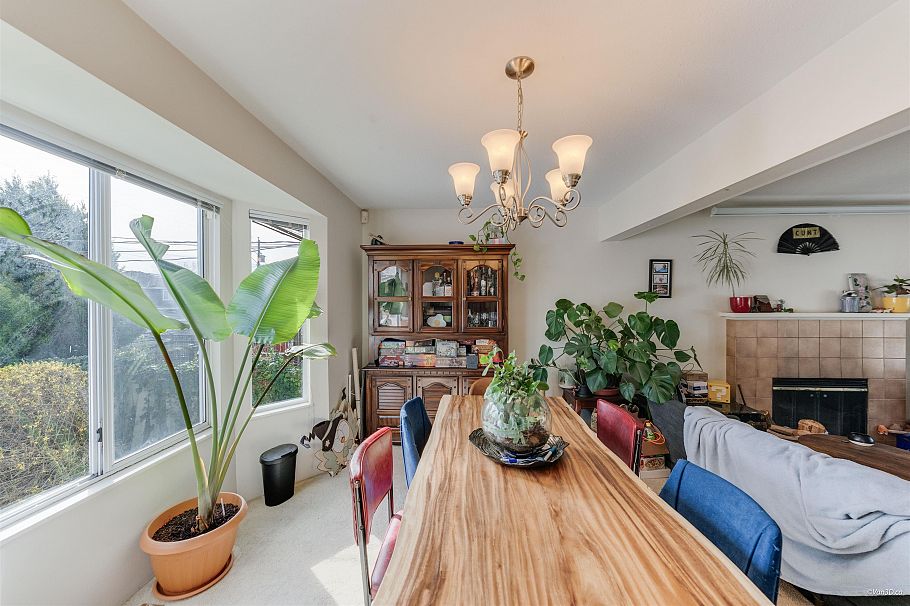 5592 Elizabeth Street Vancouver, BC - 3