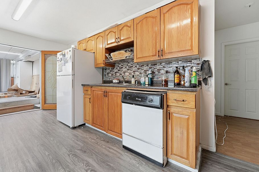 6777 Kerr Street Vancouver, BC - 20