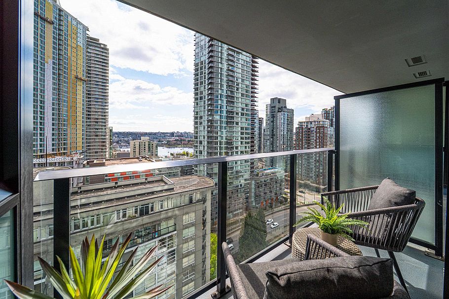 1703 1325 Rolston Street Vancouver, BC - 19