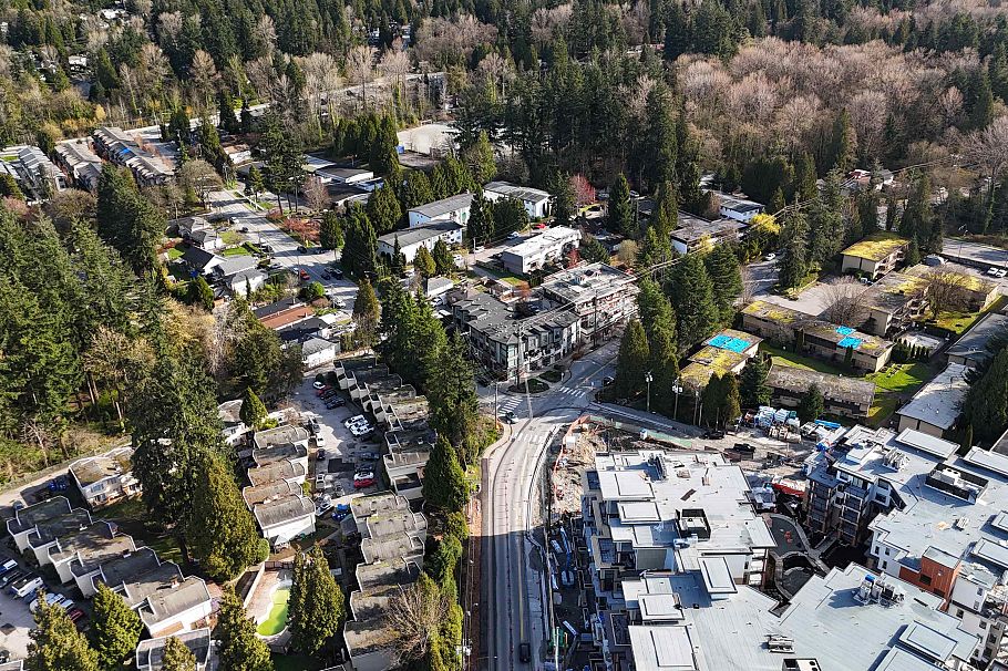 308 Seymour River Place North Vancouver, BC - 35