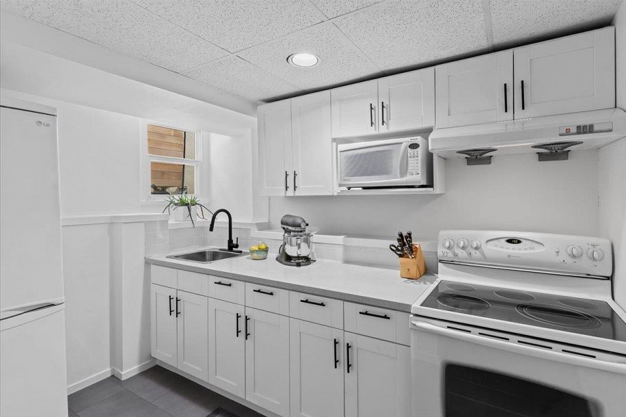 2755 W 42nd Avenue Vancouver, BC - 29