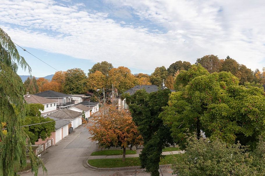 220 E 40th Avenue Vancouver, BC - 18