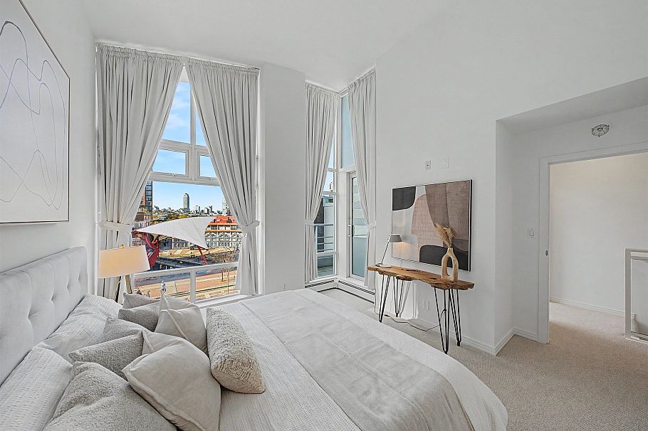 TH A 1199 Marinaside Crescent Vancouver, BC - 22