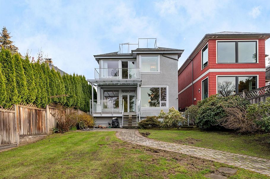 4341 W 3rd Avenue Vancouver, BC - 39