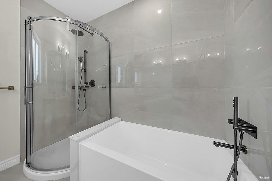 2936 E 2nd Avenue Vancouver, BC - 15