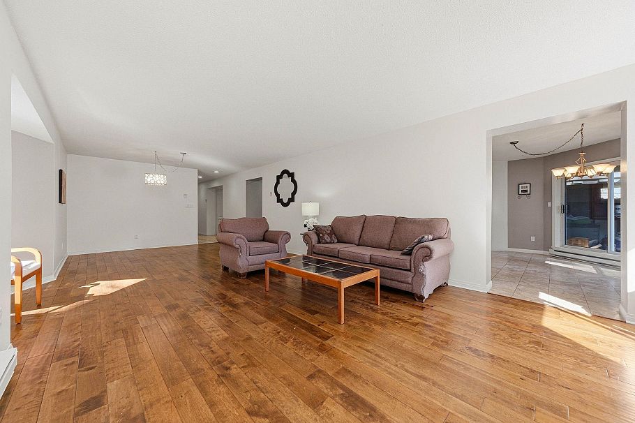 104 1500 Ostler Court North Vancouver, BC - 12