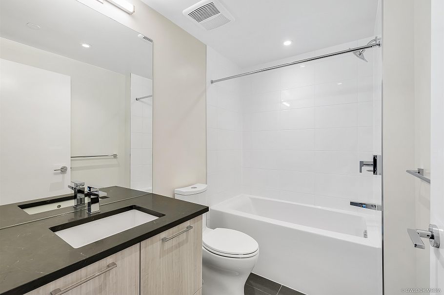 3559 E Kent Avenue North Vancouver, BC - 20