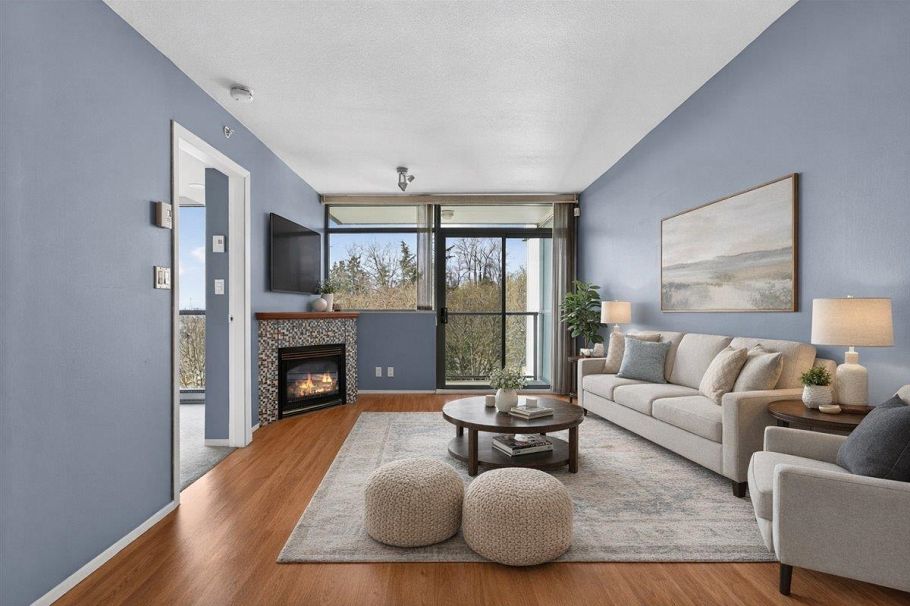 909 2733 Chandlery Place Vancouver, BC - 2