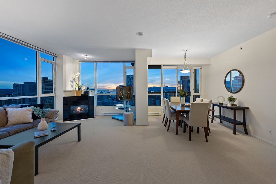 3601 1328 W Pender Street Vancouver, BC - 2