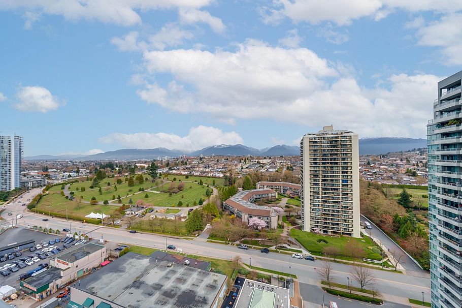 2105 4398 Buchanan Street Burnaby, BC - 24