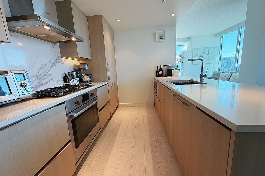 1001 8611 Hazelbridge Way Richmond, BC - 6