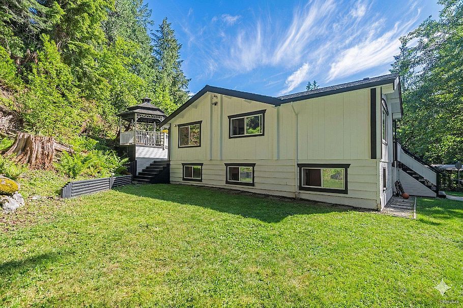 3870 Emerald Drive North Vancouver, BC - 3