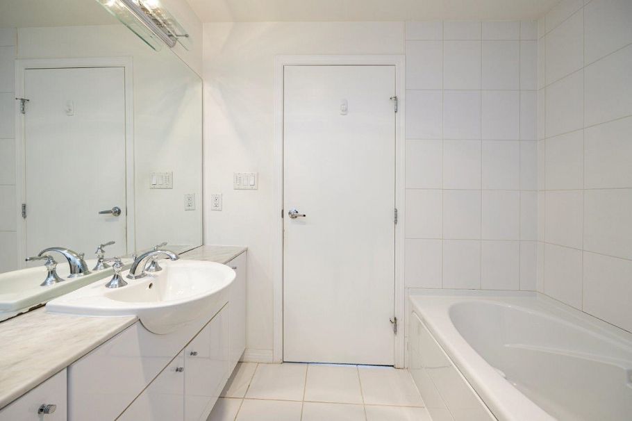 2107 188 E Esplanade North Vancouver, BC - 38