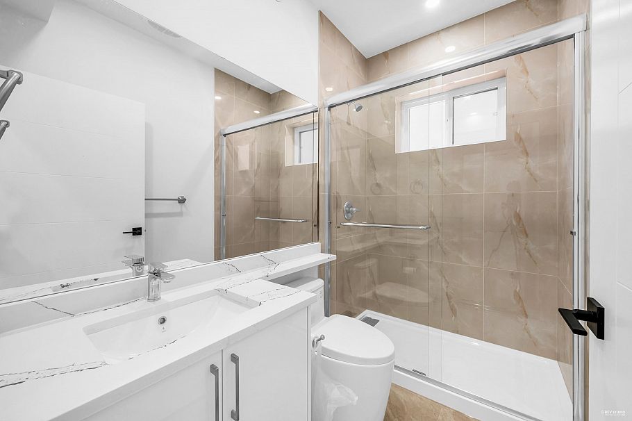 1846 E 37th Avenue Vancouver, BC - 16