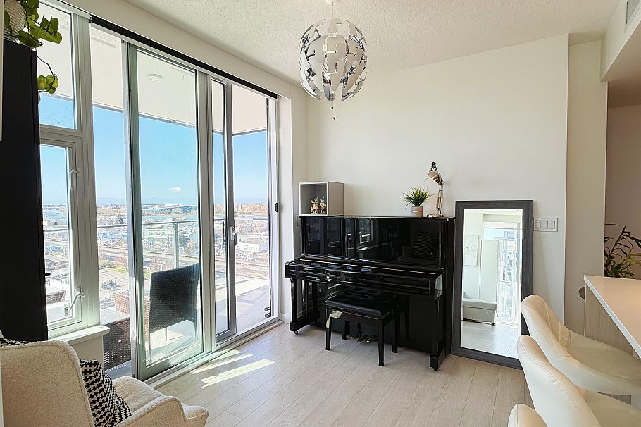 1001 8611 Hazelbridge Way Richmond, BC - 4