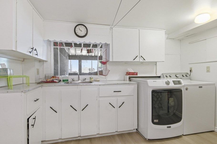 4508 W 12th Avenue Vancouver, BC - 34