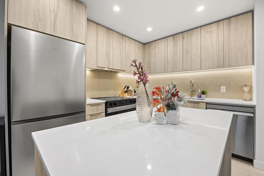 303 3596 Malsum Drive North Vancouver, BC - 9