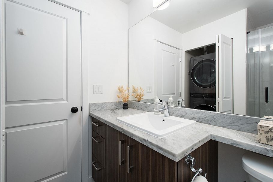 515 119 W 22nd Street North Vancouver, BC - 24