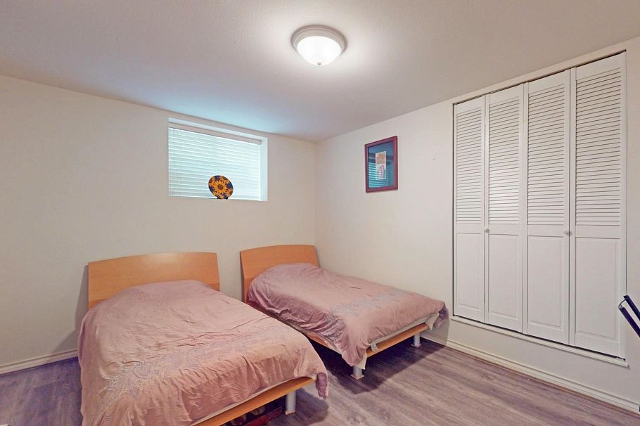 1926 W 62nd Avenue Vancouver, BC - 33