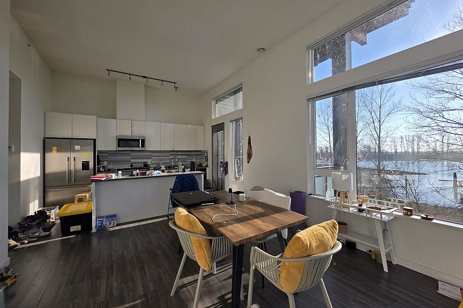 310 3138 Riverwalk Avenue Vancouver, BC - 3