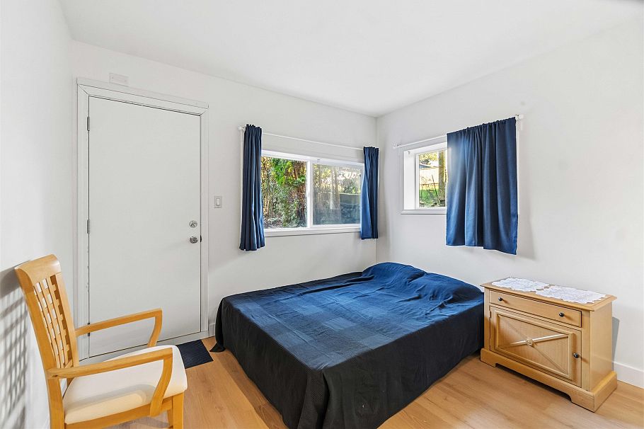 552 W 29th Street North Vancouver, BC - 17