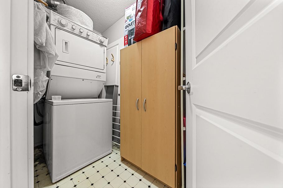 2105 4398 Buchanan Street Burnaby, BC - 21