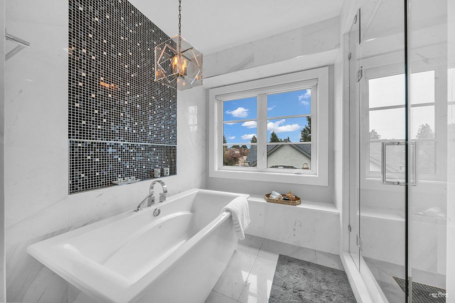 2820 W 32nd Avenue Vancouver, BC - 21