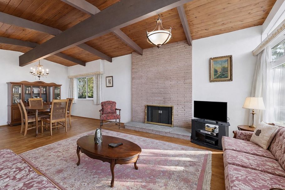 922 Canyon Boulevard North Vancouver, BC - 6