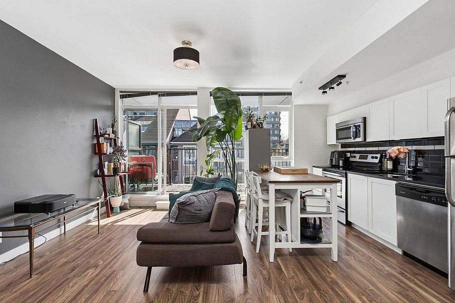 406 2511 Quebec Street Vancouver, BC - 2