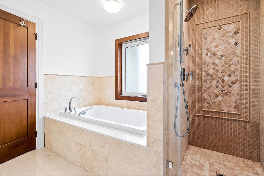 3715 W 22nd Avenue Vancouver, BC - 18