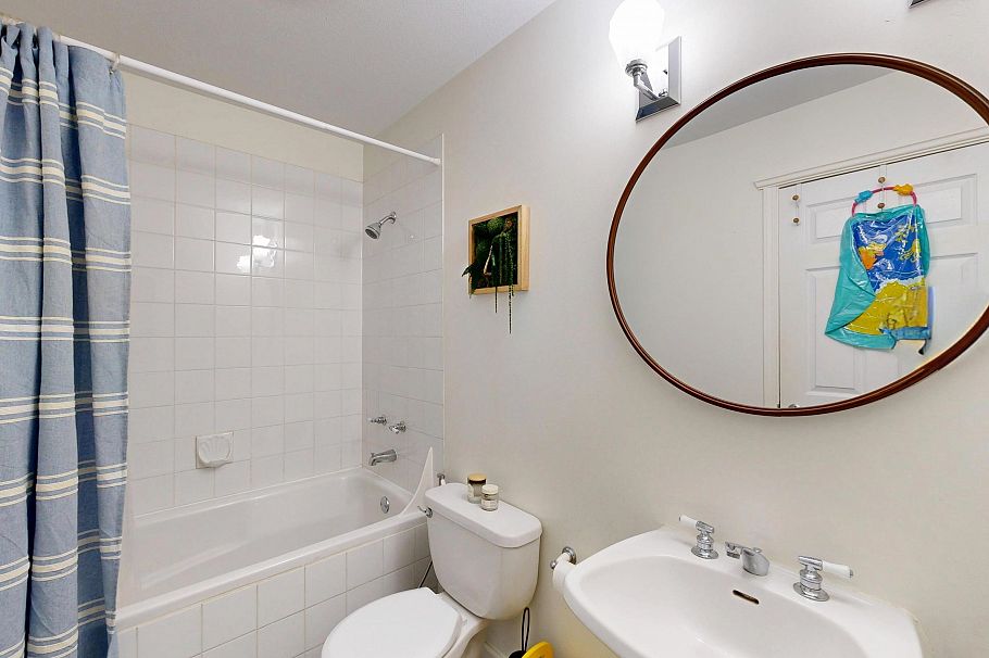 304 1528 Bowser Avenue North Vancouver, BC - 27