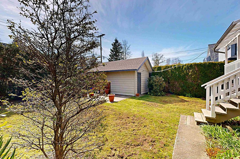 4402 W 12th Avenue Vancouver, BC - 11