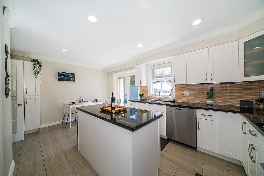 4049 W 27th Avenue Vancouver, BC - 16