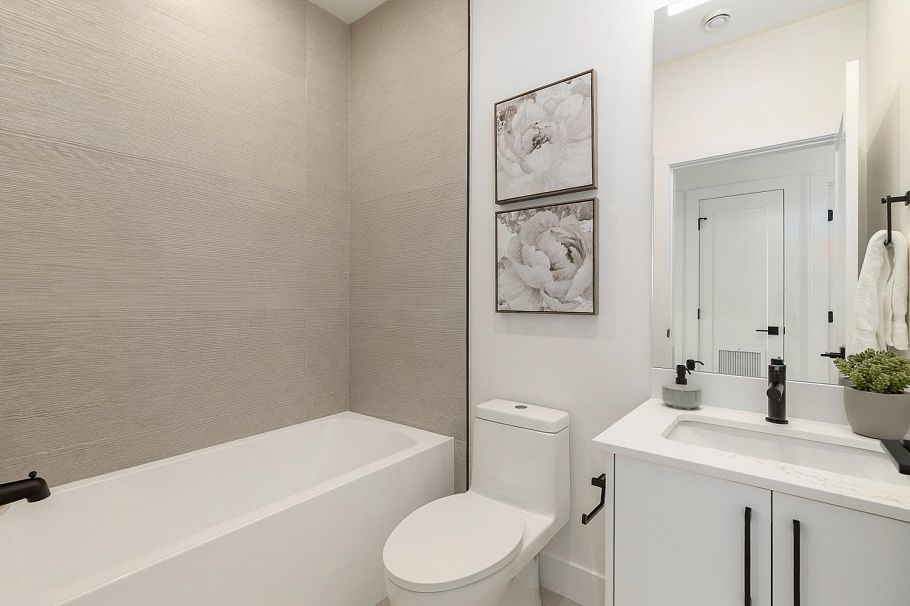 1 3506 E Pender Street Vancouver, BC - 17