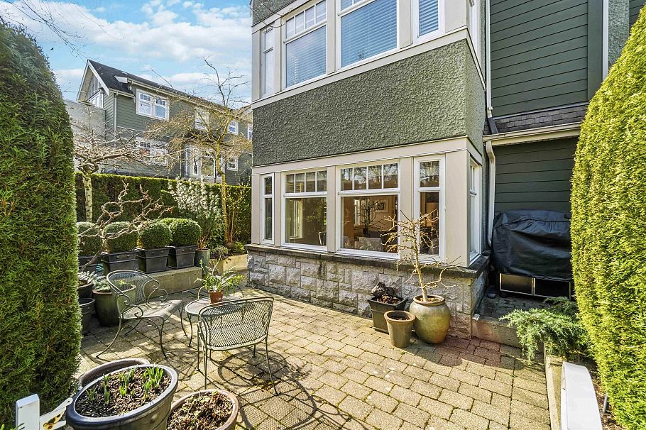 2420 Sasamat Street Vancouver, BC - 32