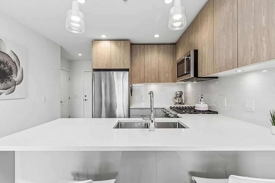 511 108 E 8th Street North Vancouver, BC - 9