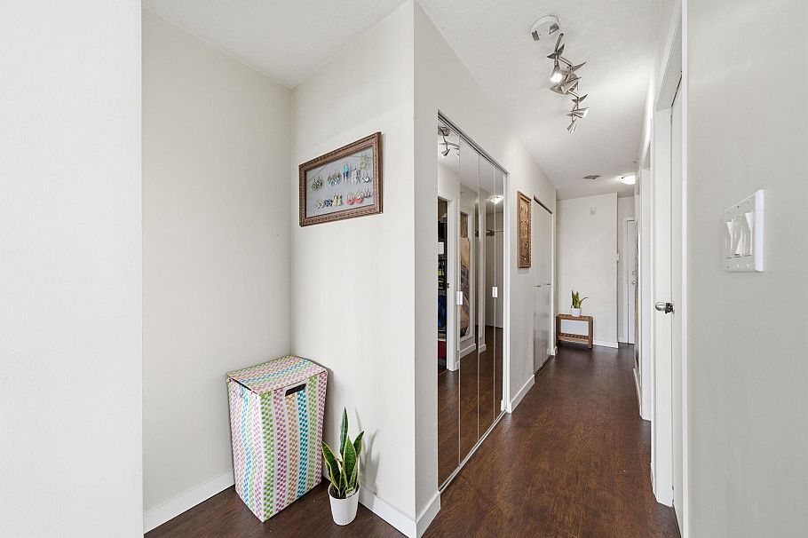 1808 193 Aquarius Mews Vancouver, BC - 9