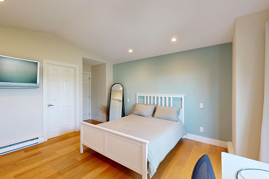 304 1528 Bowser Avenue North Vancouver, BC - 18